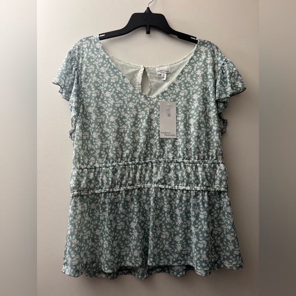 Green and White Madison and Berkeley Top - Picture 1 of 2